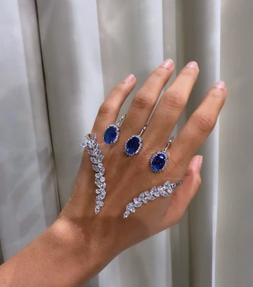 ADORN Hand Cuff