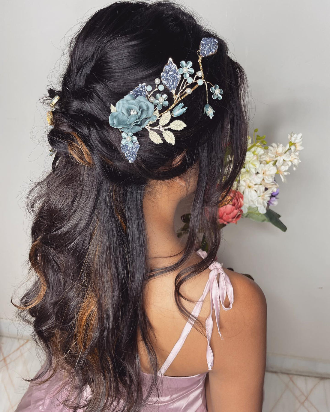Women Embellished Comb Pin